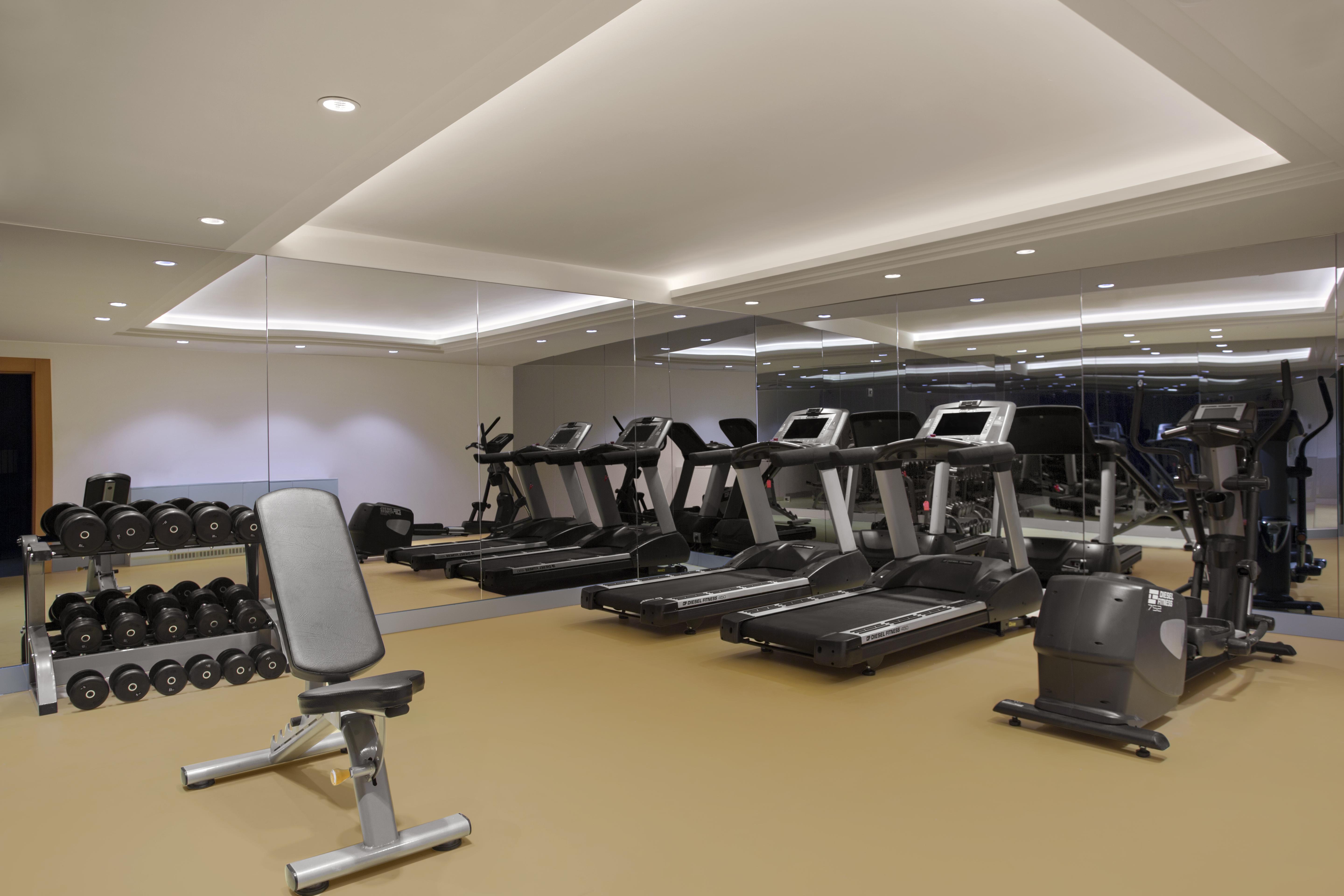 라조니 호텔 이스탄불 외부 사진 The gym at the hotel