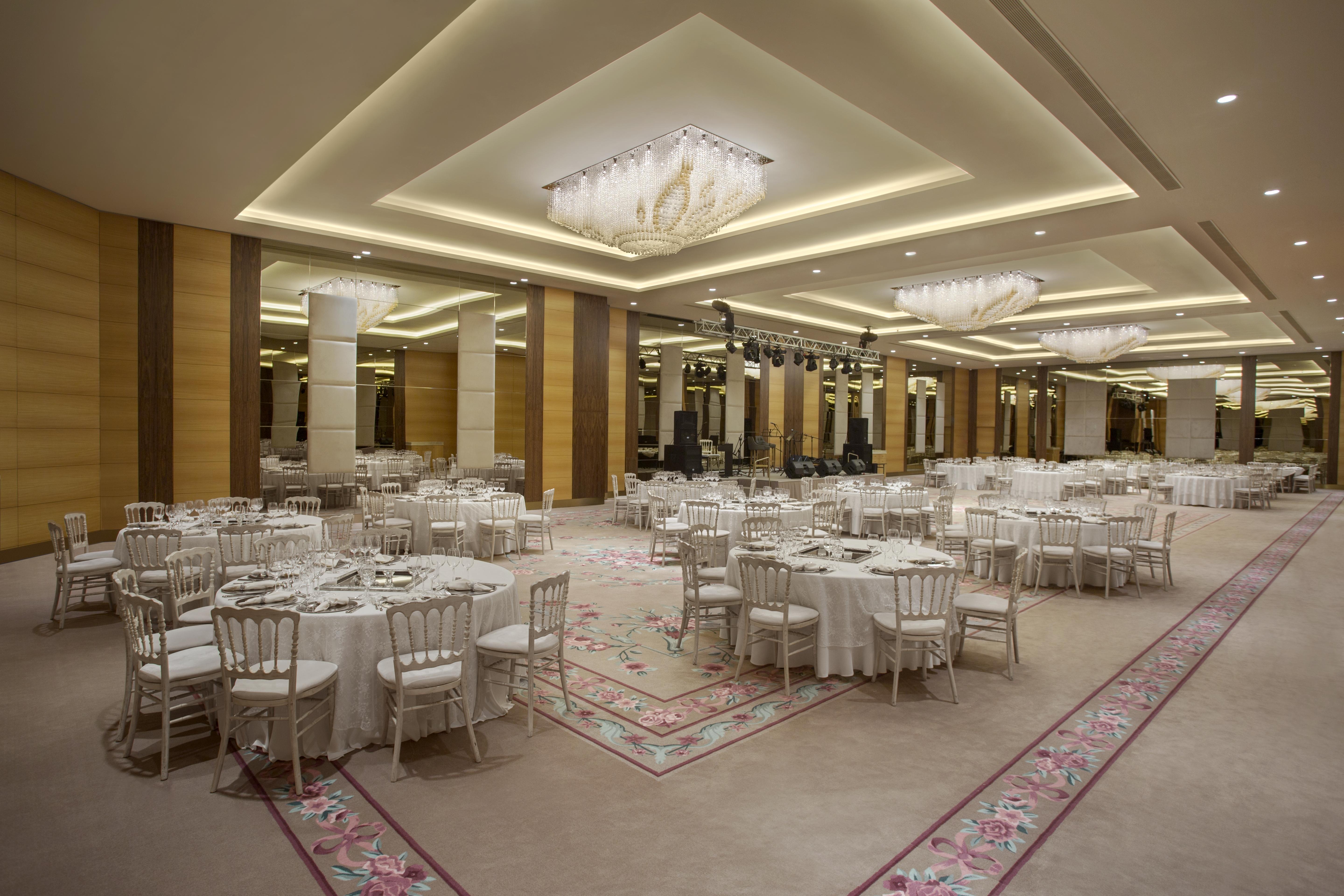 라조니 호텔 이스탄불 외부 사진 The ballroom
