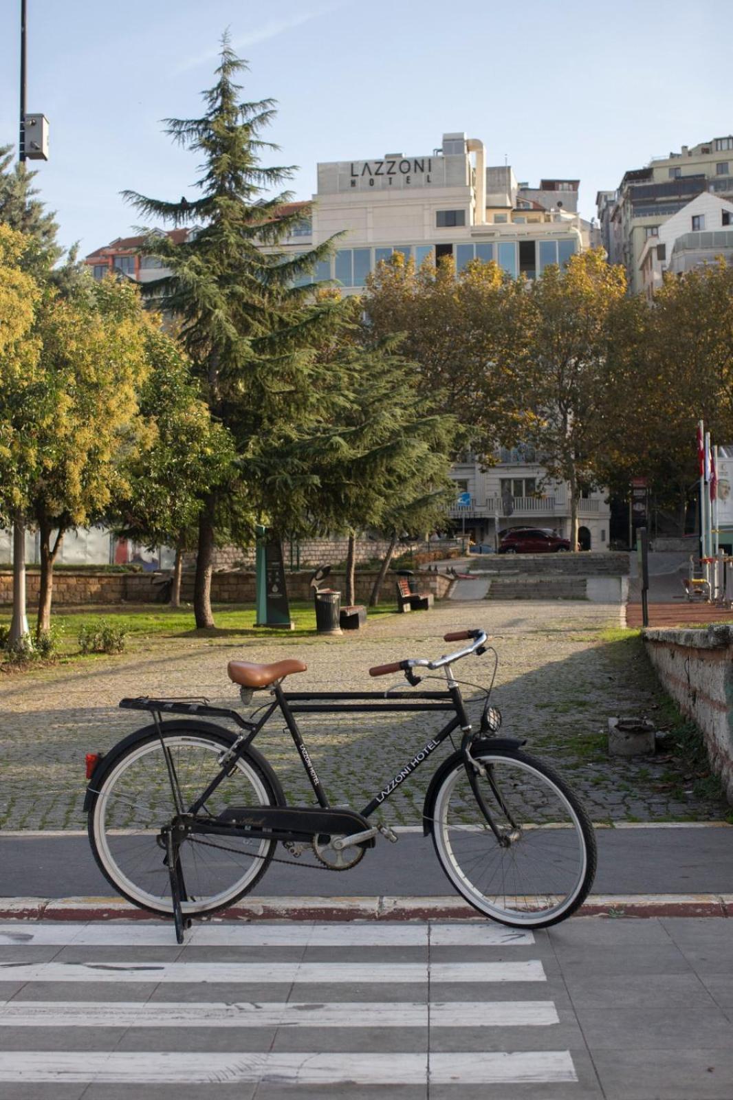 라조니 호텔 이스탄불 외부 사진 Bicycle in the Netherlands